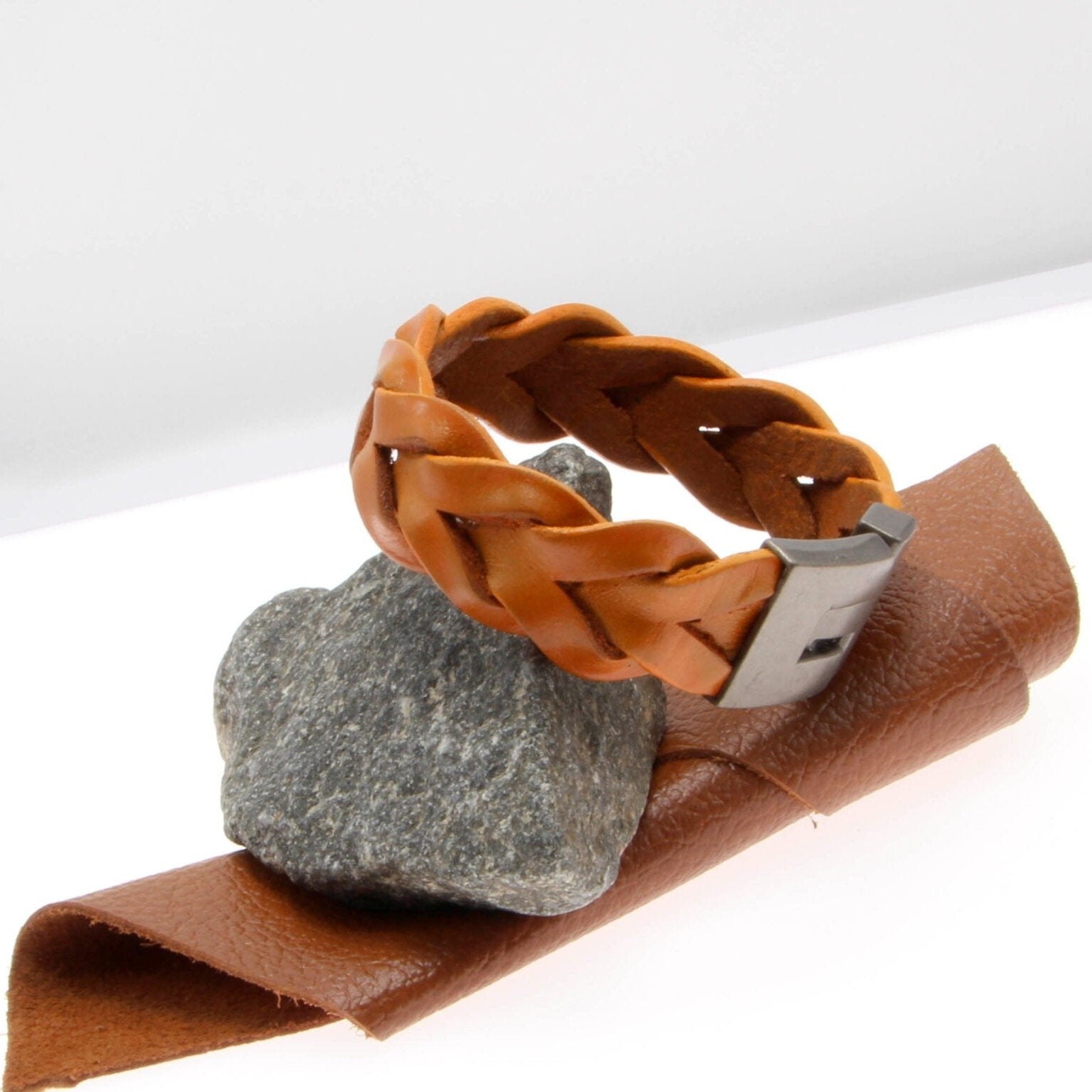 Leather bracelet golden-brown